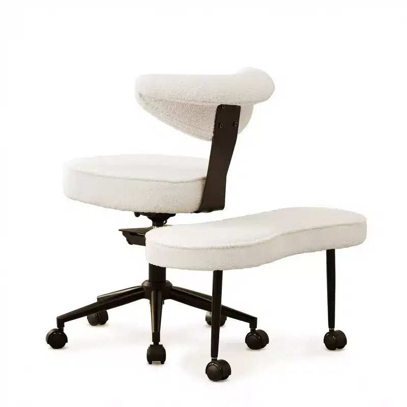 Sedia da ufficio a gambe incrociate con supporto lombare e poggiapiedi girevole a 360°