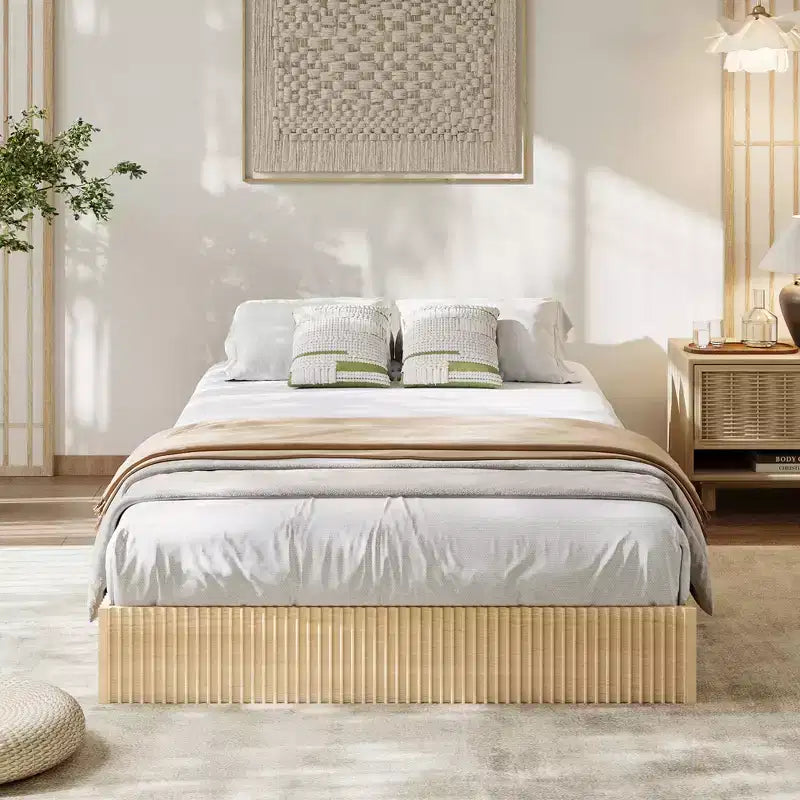 Struttura letto a piattaforma scanalata con supporto a doghe in legno