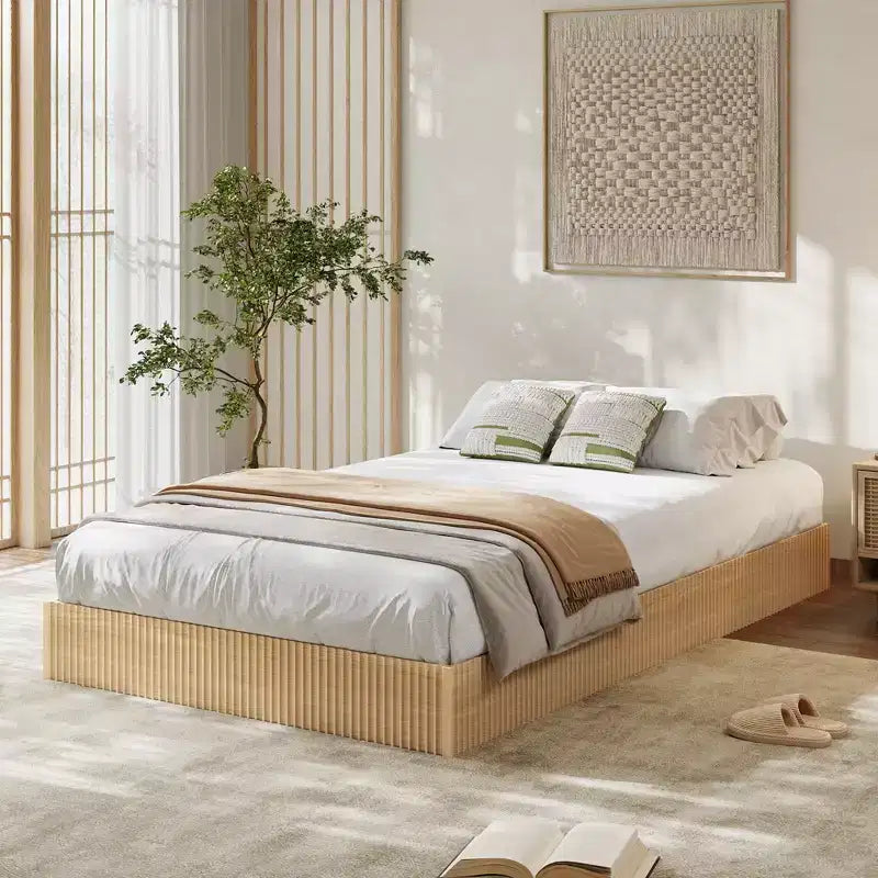 Struttura letto a piattaforma scanalata con supporto a doghe in legno
