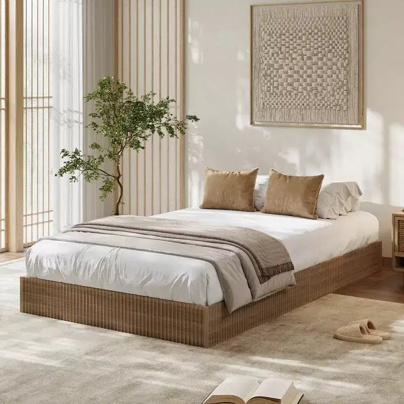 Struttura letto a piattaforma scanalata con supporto a doghe in legno