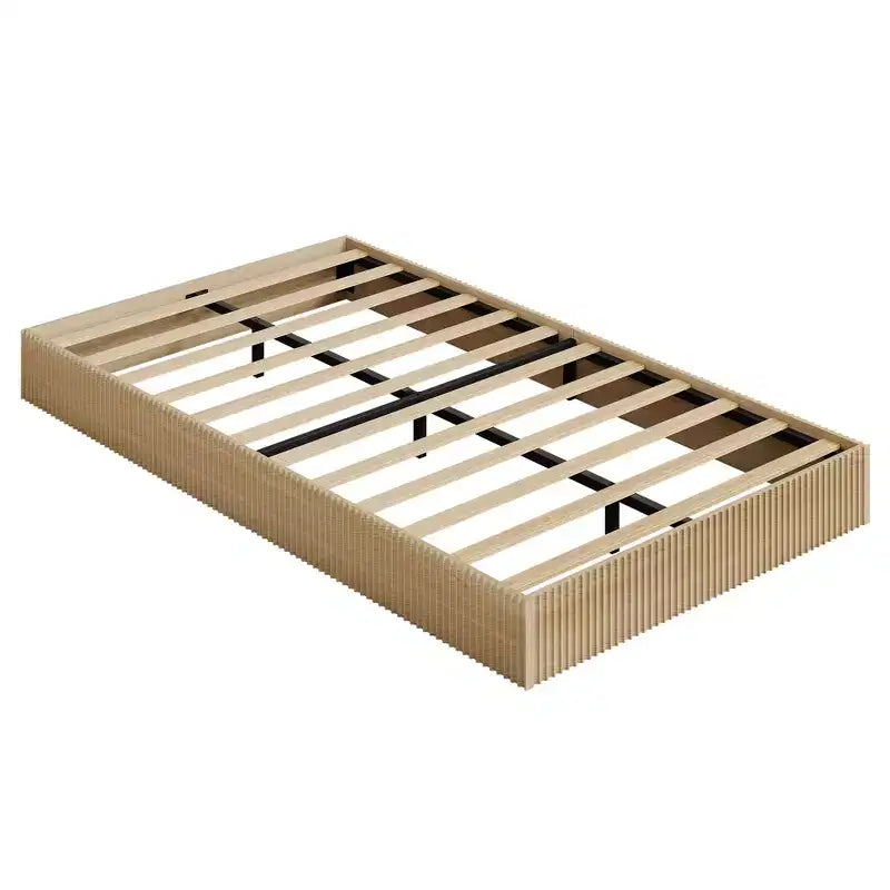 Struttura letto a piattaforma scanalata con supporto a doghe in legno